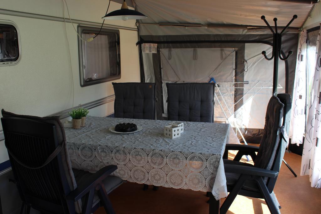 Caravan 'T Koekoeksnest Aagtekerke Værelse billede